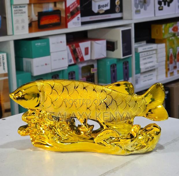 Modern Fish Statue Handcraft Porcelain Figurine - thumbnail 2