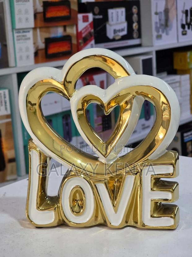 Heart-Shaped Modern Minimalist Decor - thumbnail 2