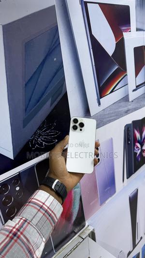 Apple iPhone 16 Pro Max 256 GB White - main view