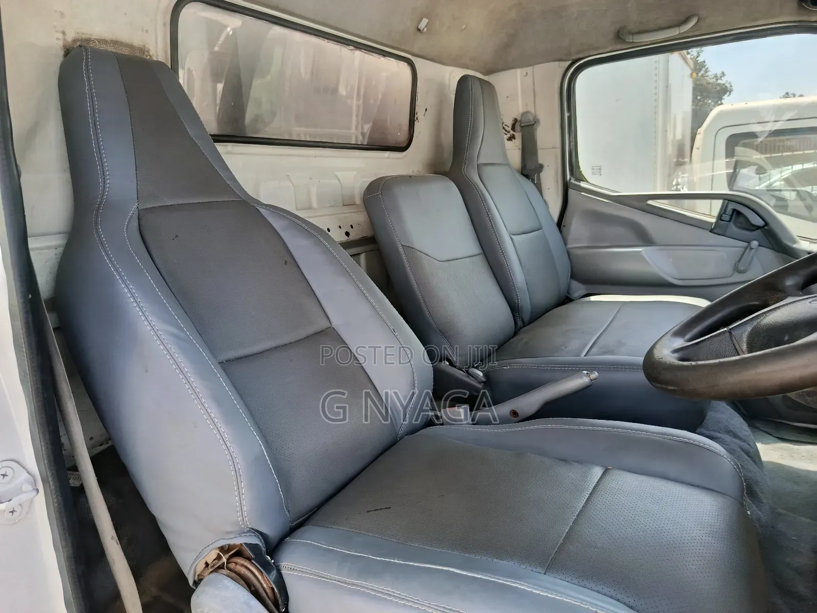 Mitsubishi Canter Local 2015 With Refrigerator