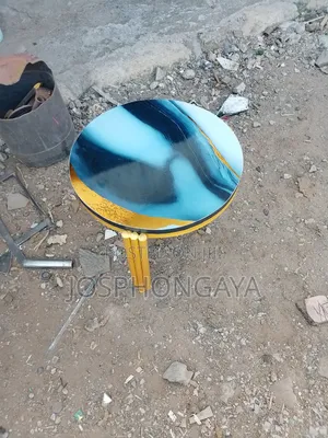 3 Pioed Leg Nesting Table for Sale