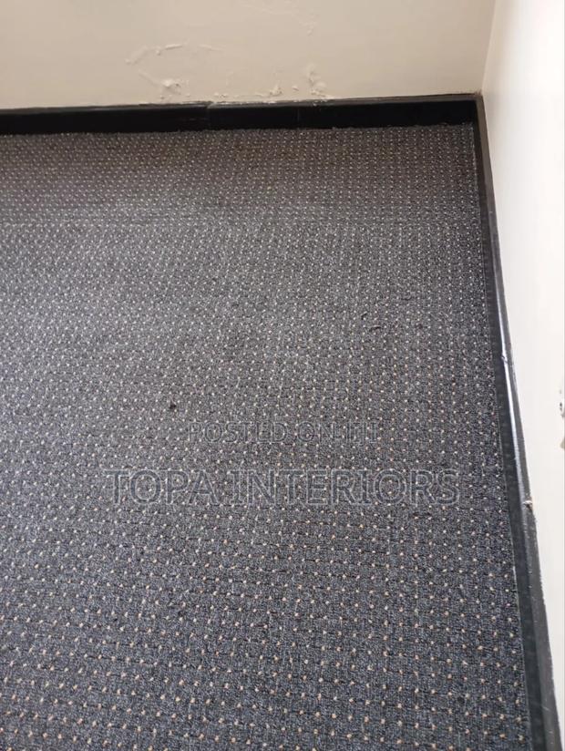 General Use Grey Wall to Wall Carpets With Beige Dots