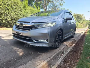 Honda Fit Shuttle 1.5 Hybrid 2WD 2019 Silver