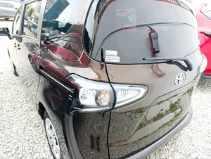 Toyota Sienta 2019 Brown