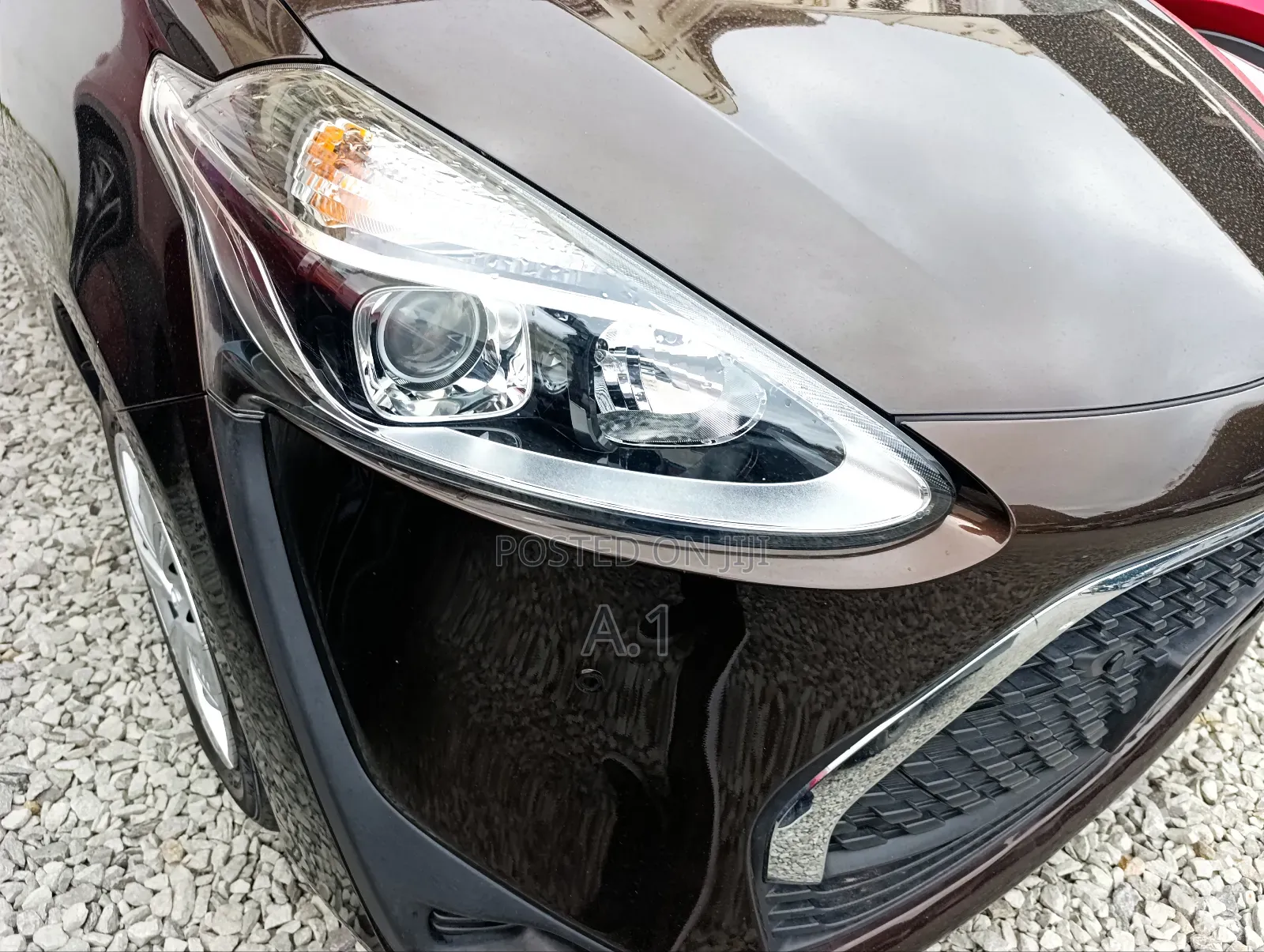 Toyota Sienta 2019 Brown