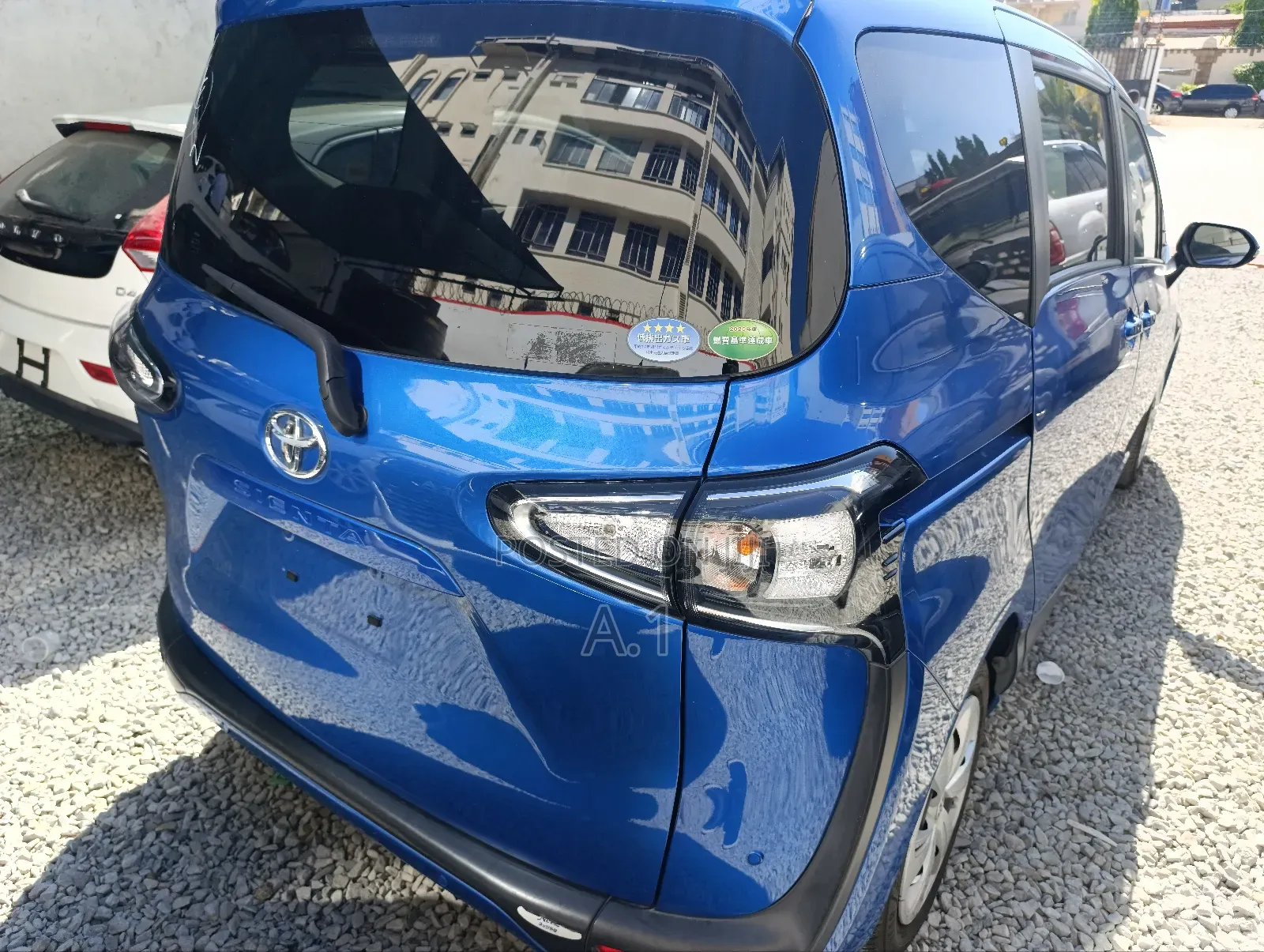 Toyota Sienta 2019 Blue