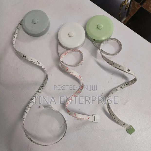 Retractable Tapes/Tape Measure