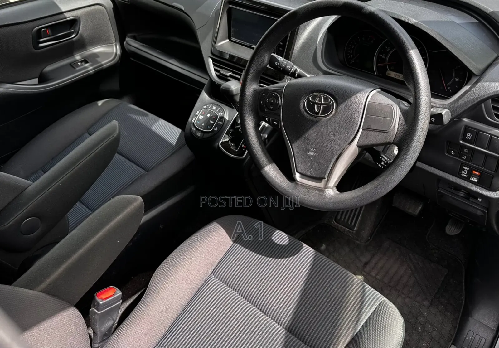 Toyota Noah 2.0 FWD (8 Seater) 2019 Black