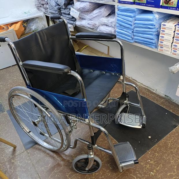 Standard Wheelchair - thumbnail 3