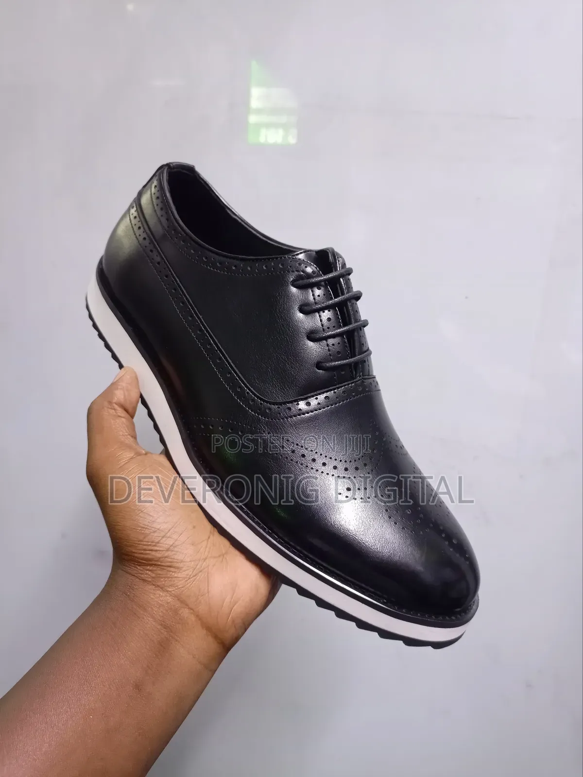 John Foster
Men Shoe Sizes: 40- 45