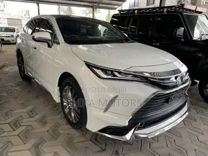Toyota Harrier 2.0 4WD 2020 Pearl