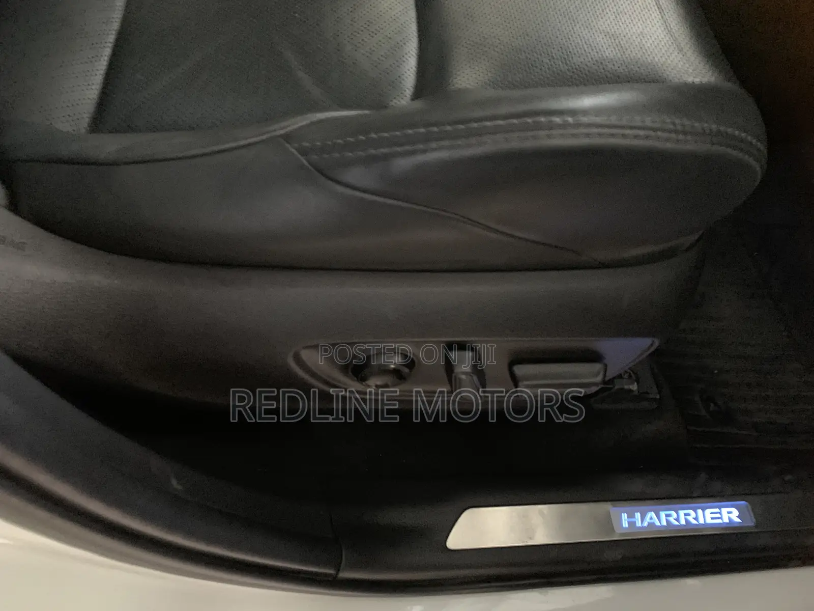 Toyota Harrier 2.0 4WD 2020 Pearl