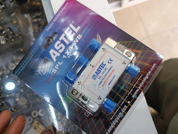 Astel SPL 1x4 Wb 4-Way Signal Splitter. - thumbnail 3