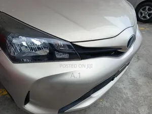 Toyota Vitz 1.0 FWD 5dr 2019 Gold