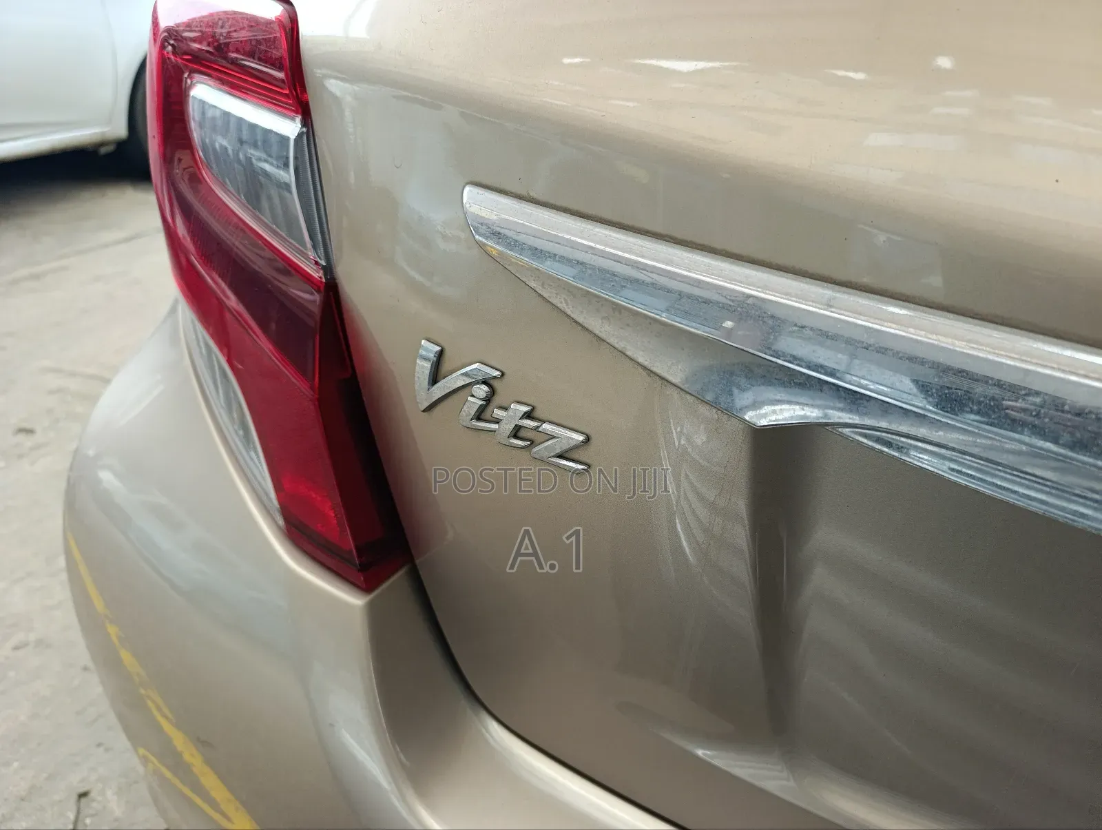 Toyota Vitz 1.0 FWD 5dr 2019 Gold