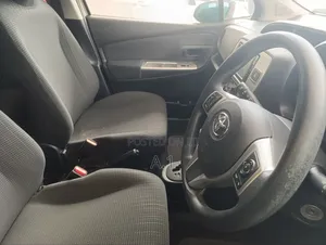 Toyota Vitz 1.0 FWD 5dr 2019 Gold