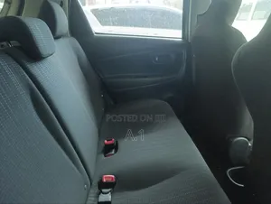 Toyota Vitz 1.0 FWD 5dr 2019 Gold