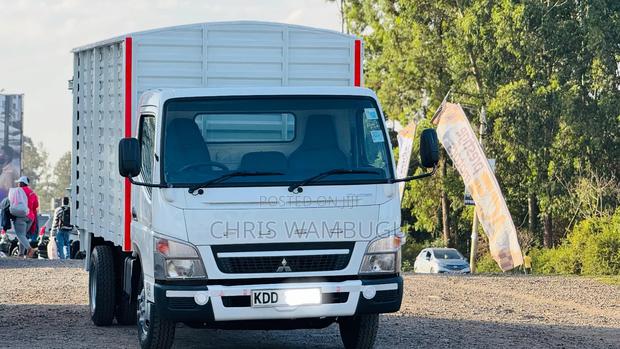 Mitsubishi Canter Fe84 2020 White - thumbnail 4