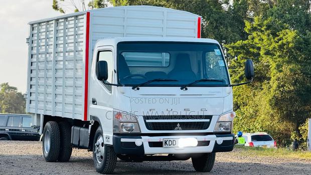 Mitsubishi Canter Fe84 2020 White - thumbnail 2