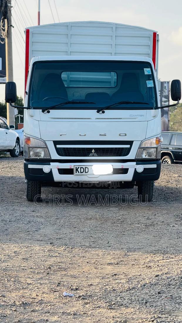 Mitsubishi Canter Fe84 2020 White - main view