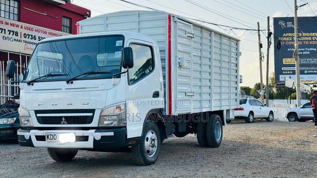 Mitsubishi Canter Fe84 2020 White - thumbnail 8