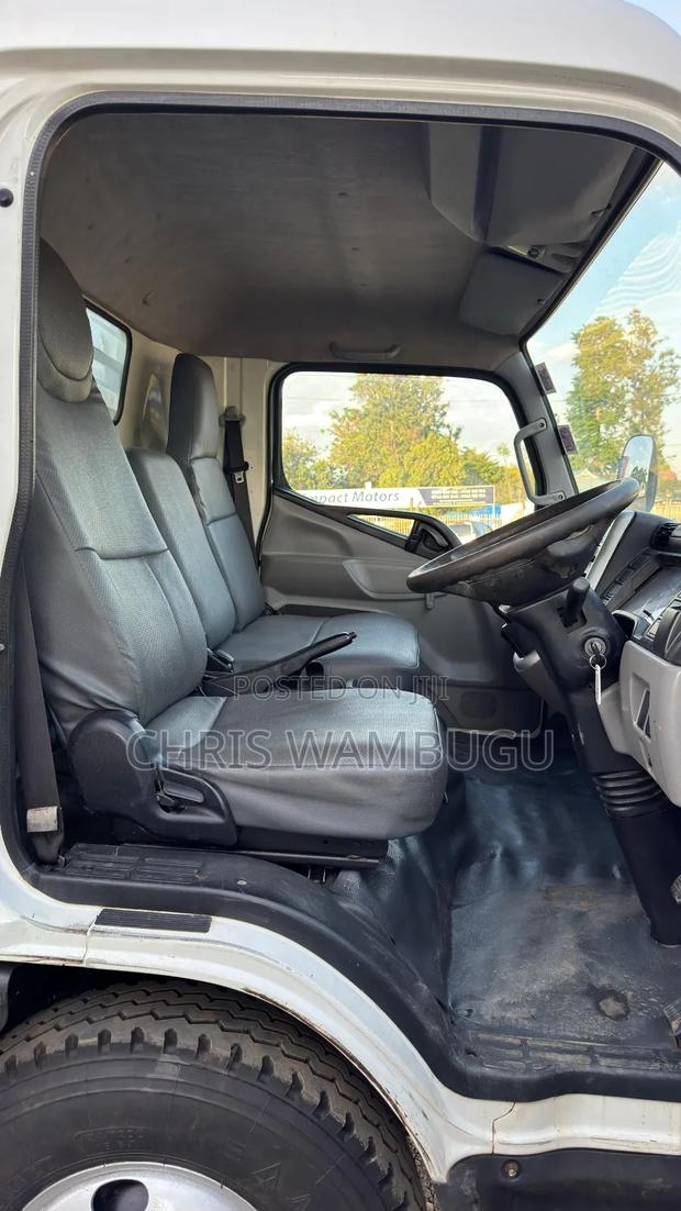 Mitsubishi Canter Fe84 2020 White - thumbnail 15