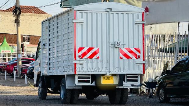 Mitsubishi Canter Fe84 2020 White - thumbnail 19