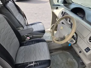 Toyota Porte 2012 Silver