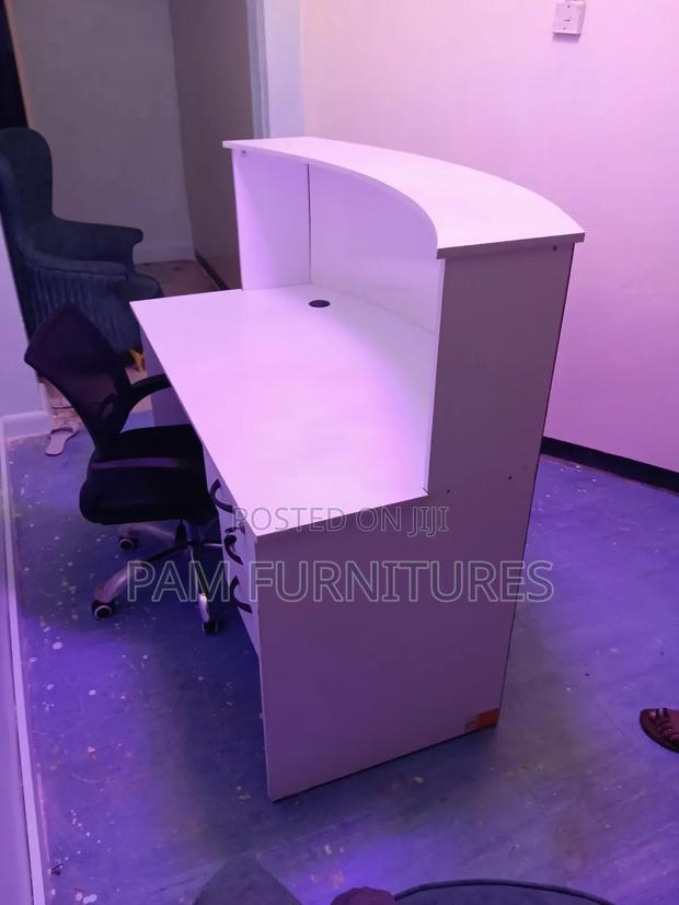 Modern Curved Reception Desk - thumbnail 2