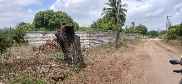 Three Quarters of an Acre Dongo Kundu Bypass - main view