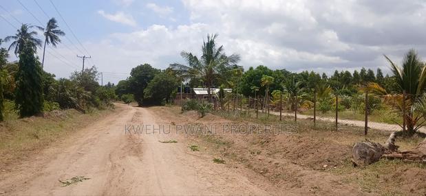 Three Quarters of an Acre Dongo Kundu Bypass - thumbnail 3