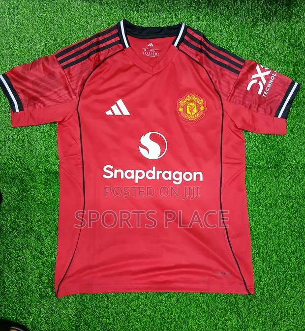 Manchester United Jersey + Printing - main view