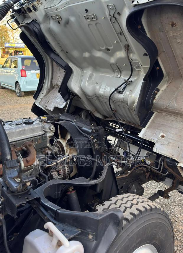 Mitsubishi Canter Fe84 2020 Local - thumbnail 9