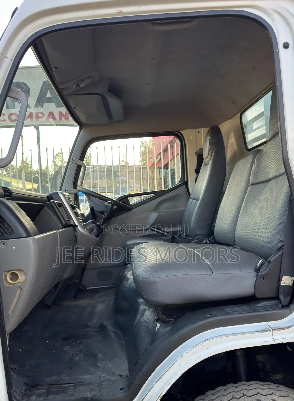 Mitsubishi Canter Fe84 2020 Local