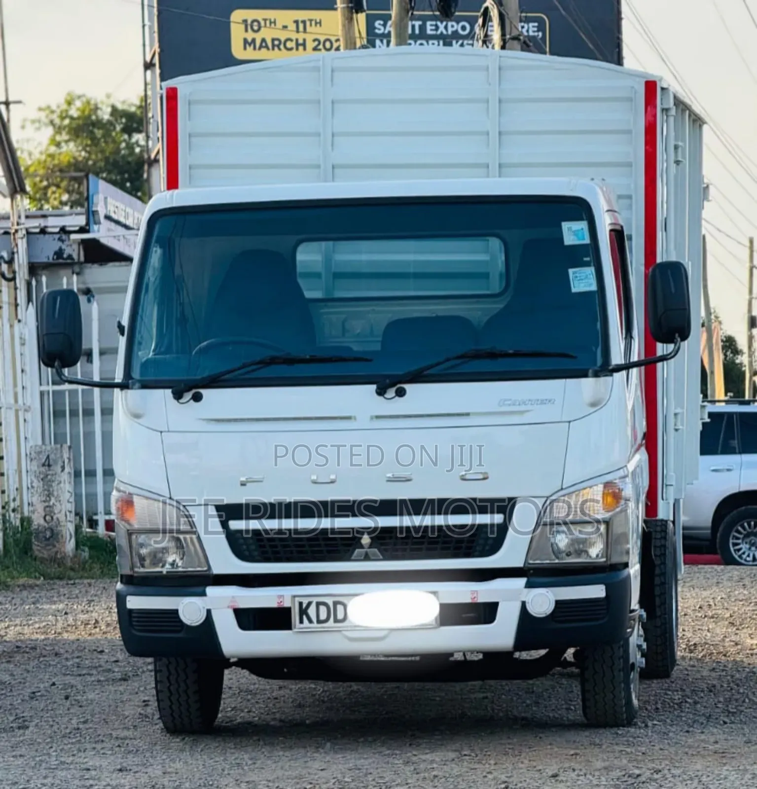 Mitsubishi Canter Fe84 2020 Local