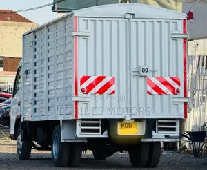 Mitsubishi Canter Fe84 2020 Local