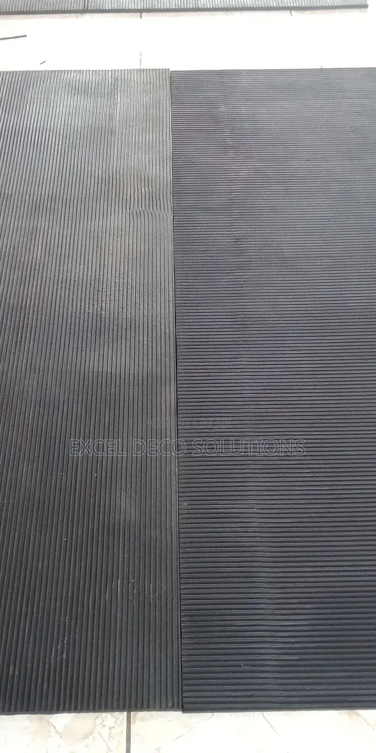 Ribbed Rubber Mat – Industrial Grade Flooring