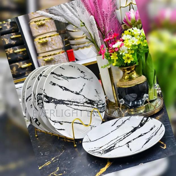 White Marble Dinner Plates - main view
