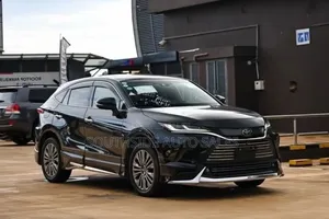 Toyota Harrier 2.0 2020 Black
