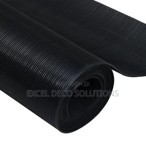 Ribbed Rubber Mat – Practical Long-Lasting - main view