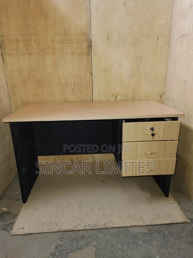 Standard Office Desk - main view