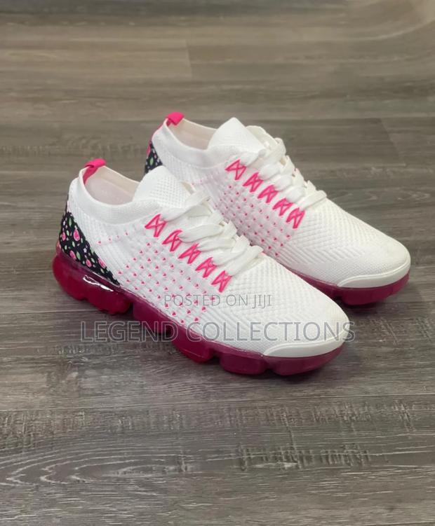 Ladies Breathable Air Sole Sneakers (Size 41-43)