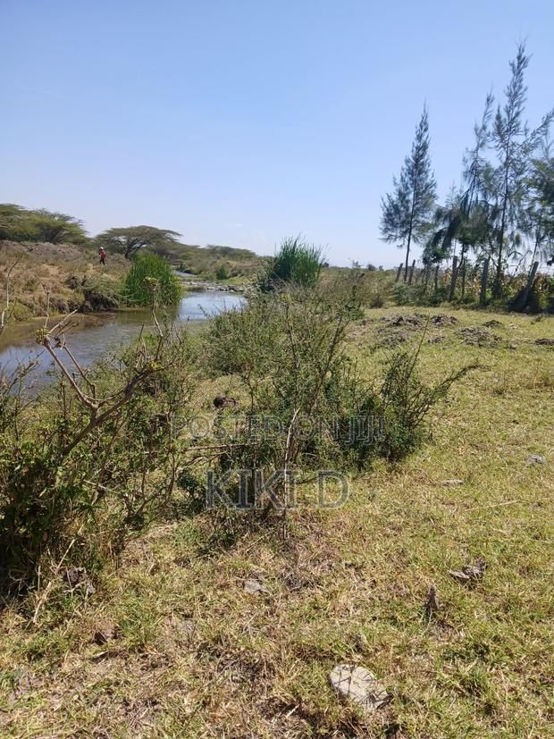 1 Acre Kitengela. River Front.