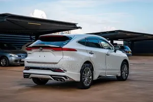 Toyota Harrier 2.0 2020 White