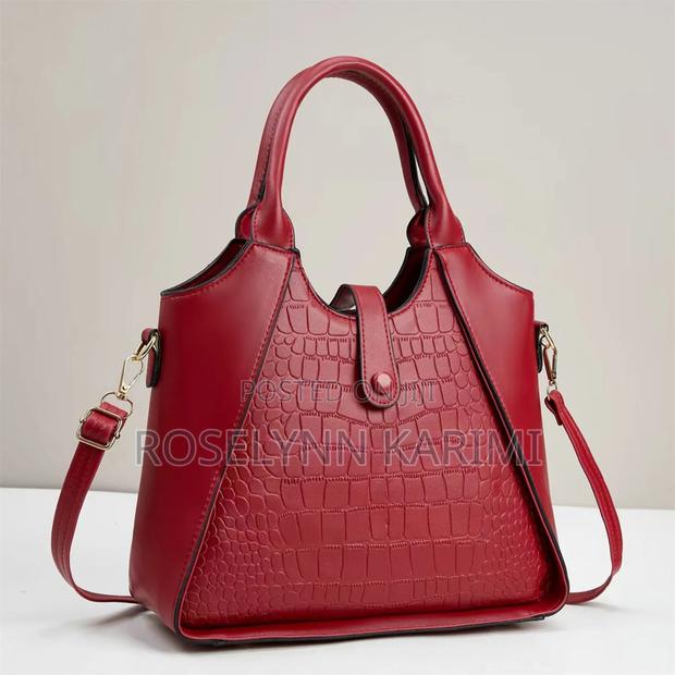 New Handbags and Travelling Bags in Bulk - thumbnail 4