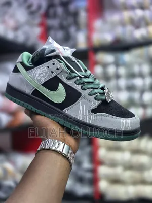 Nike Sb Dunk Low Pro "There Skateboards" Sneakers.