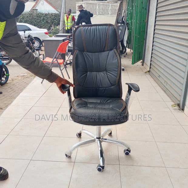 Executive Padded Leather Office Chair - thumbnail 3