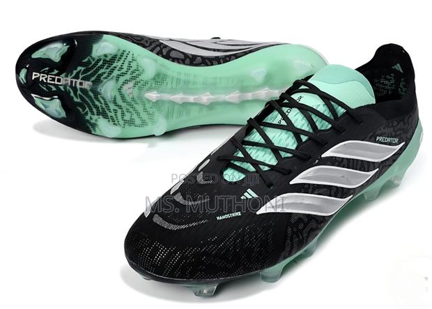 Adidas Predator Soccer Cleat Featuring "Hanostrike" Technology. - main view