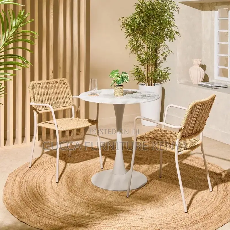 White Round Marble Eames Dining Table