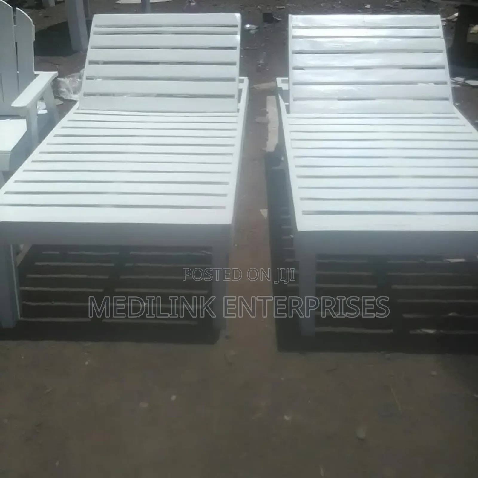 More Pool Sunbeds Mahogany Whitish